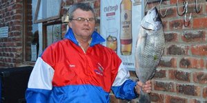Tony Hoogendijk, 3de plek met grootste vis - steenbras (3.7kg)